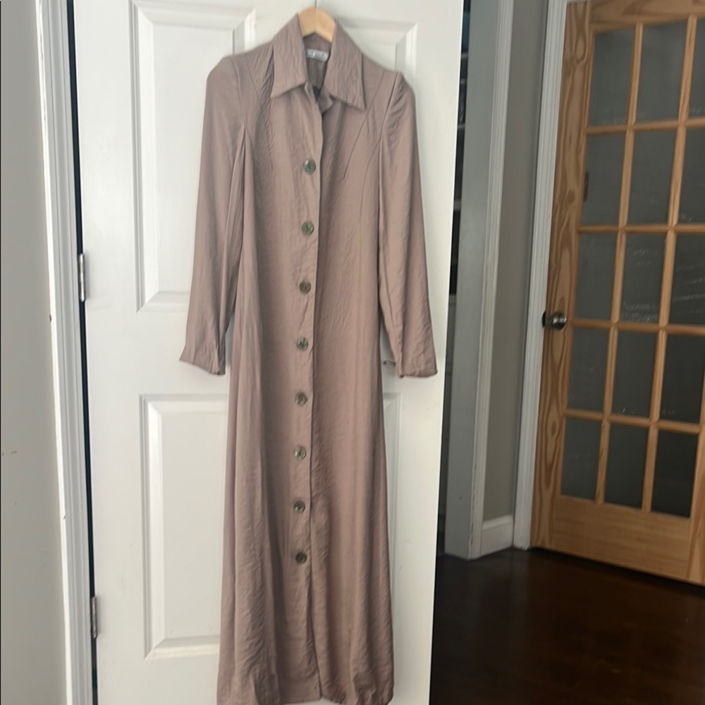Sajeda Tan Long Crinkle lightweight layering dress/coat Islamic women’s apparel